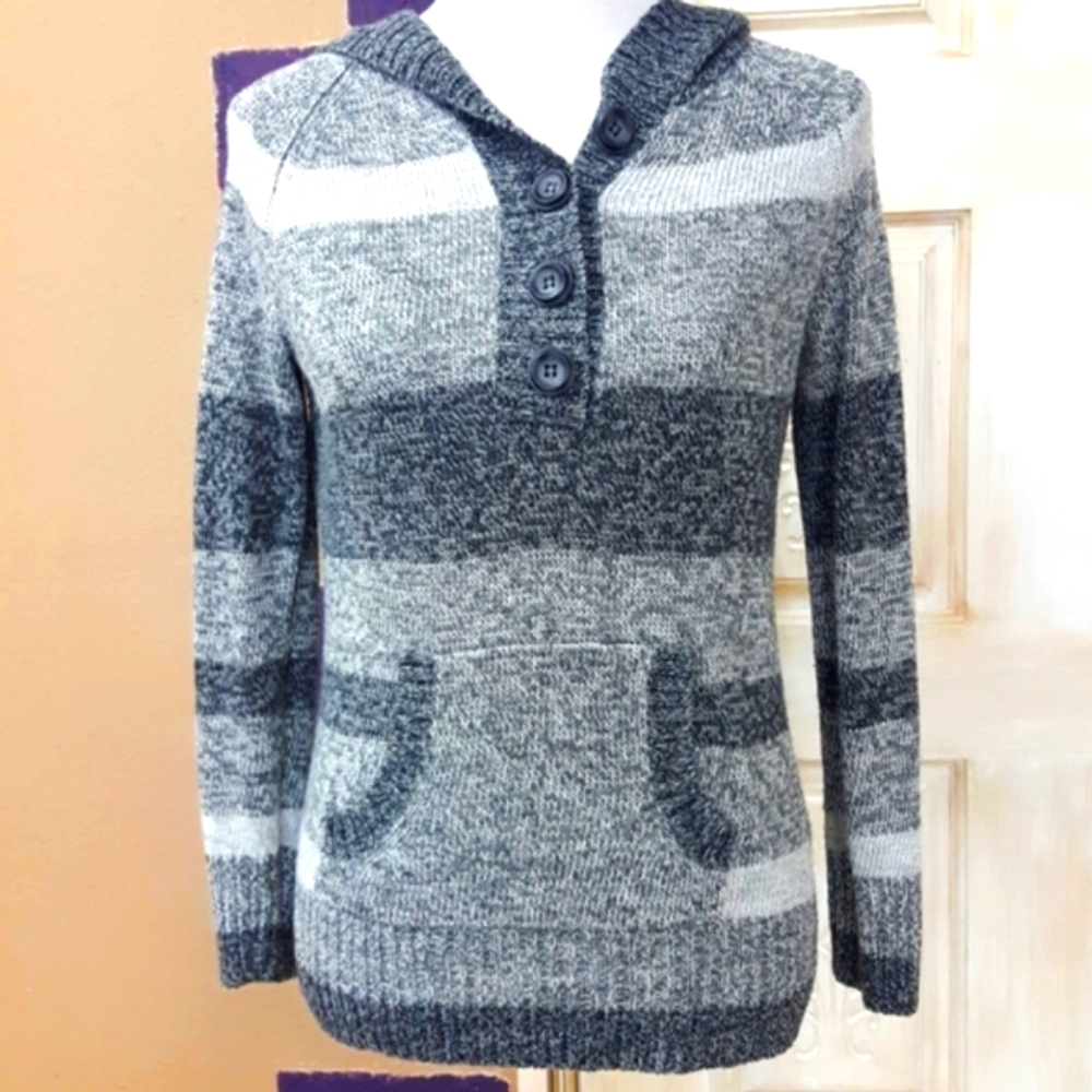 🆑️Grey hooded sweater with kangaroo pocket